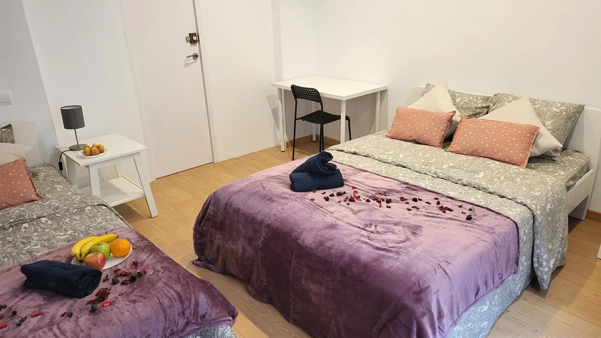 Hostel Next Cathedral Rooms Barcelona